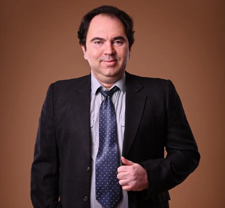 مهندس شریفی نیا مدیر شرکت سپیدار محاسب و کارشناس نرم افزار حسابداری سپیدار